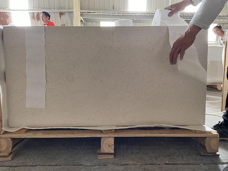 Containers loading of Gascoigne beige limestone tiles